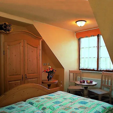 ホテル Garni Zum Stadttor 3*